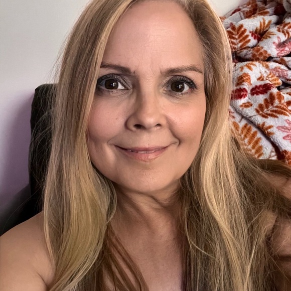 Meet your Posher, Cathleen - Picture 1 of 8